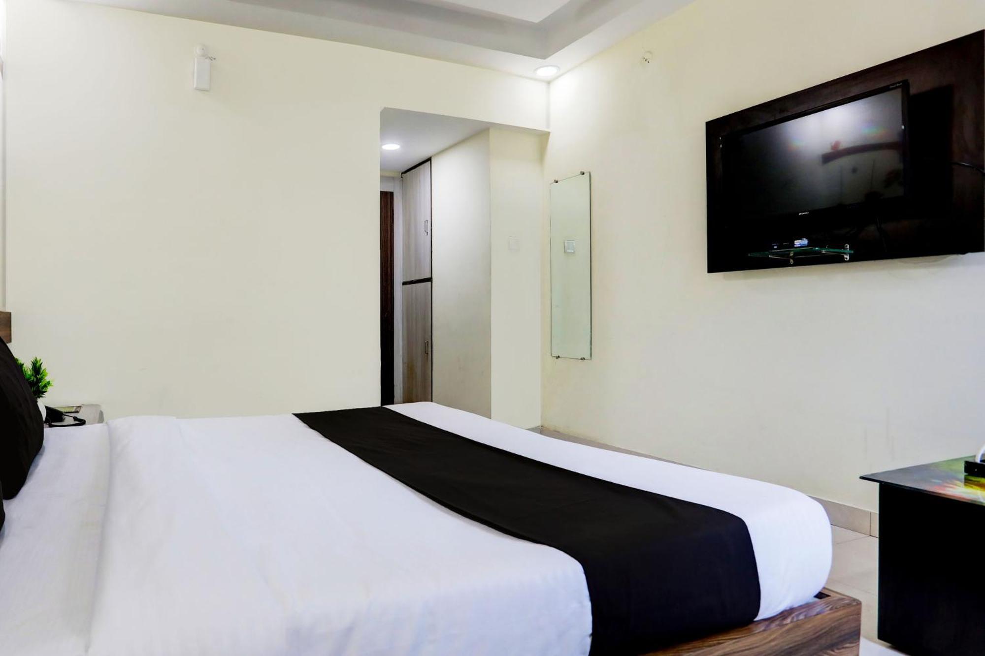 Super Townhouse Hoshangabad Road Near Aashima Mall Samarda Kaliasot Bagian luar foto