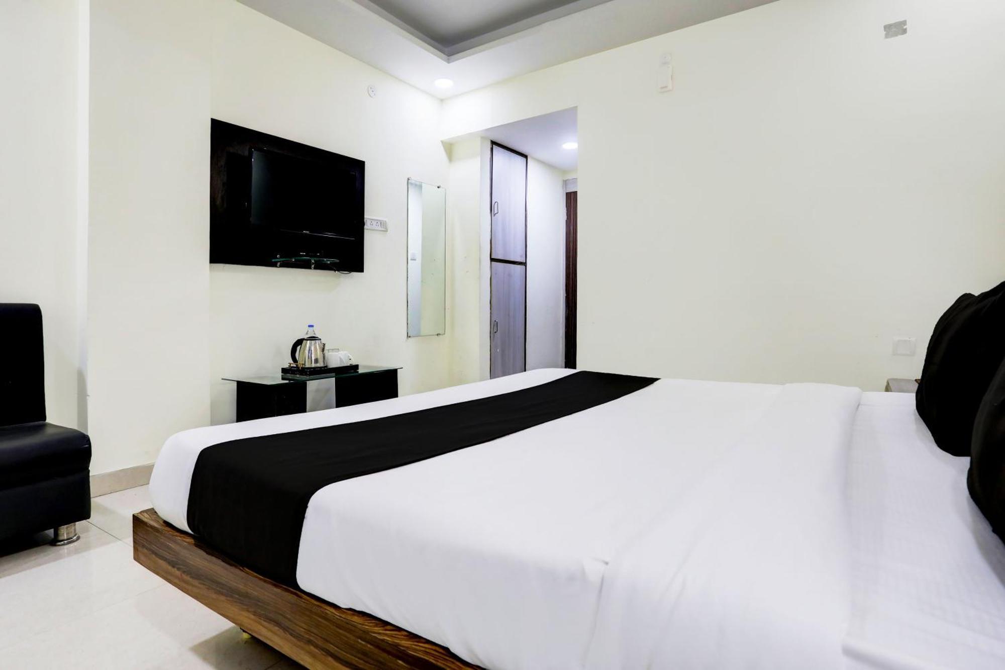 Super Townhouse Hoshangabad Road Near Aashima Mall Samarda Kaliasot Bagian luar foto