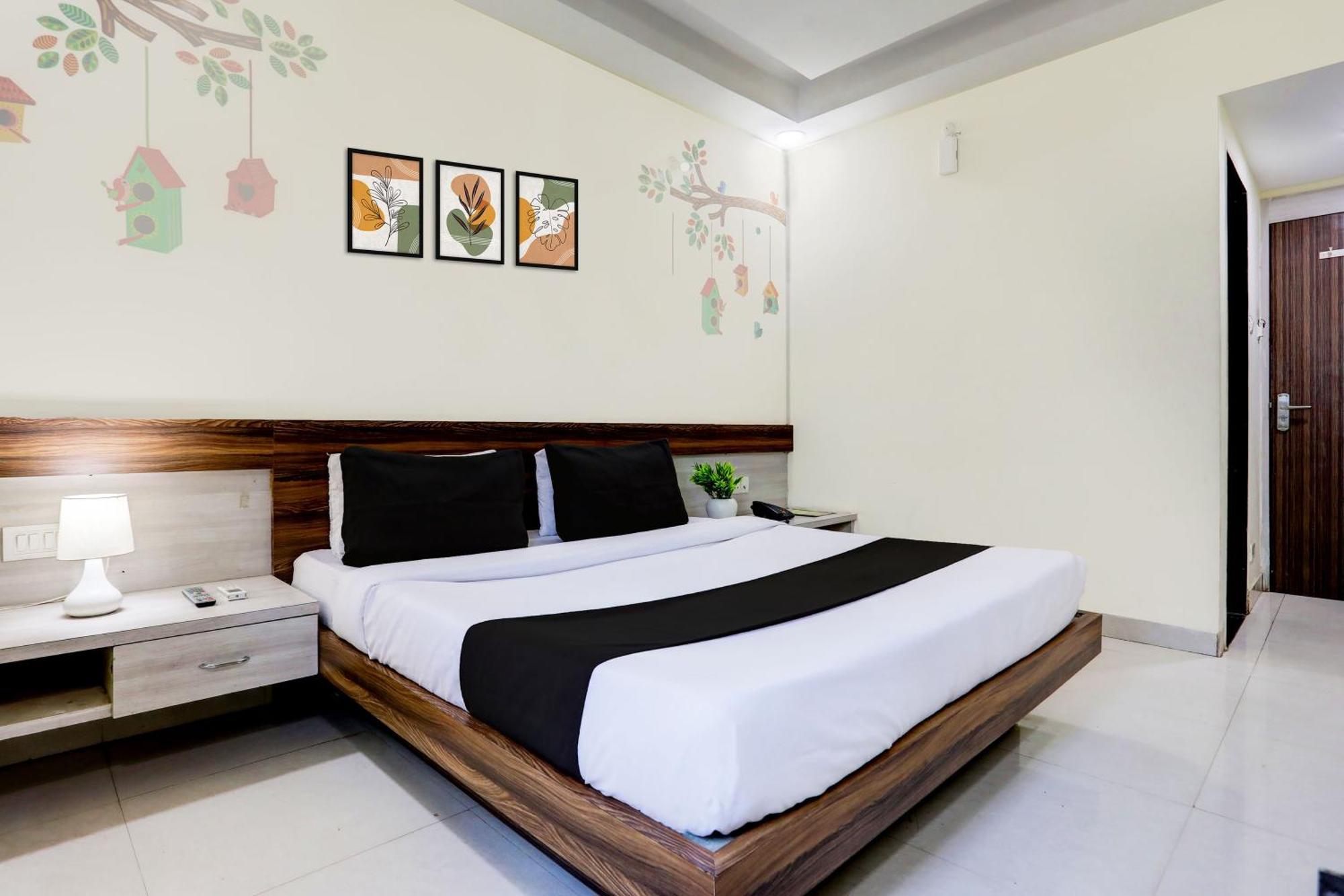 Super Townhouse Hoshangabad Road Near Aashima Mall Samarda Kaliasot Bagian luar foto